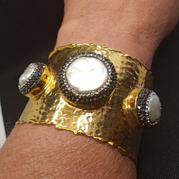 Jewelry - Freshwater Pearls, Black Swarovski Crystals Gold Cuff